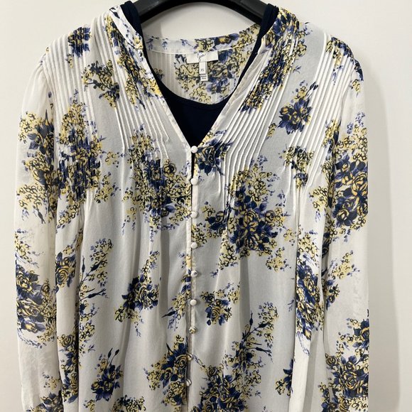 This soft silky blouse by Joie drapes beautifully and is a joy to wear - Picture 4 of 8